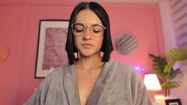 Snapshot of SoySaraa chatting on February 2025 08:07:01 AM SoySaraa online show from February 2025 08:07:01 AM