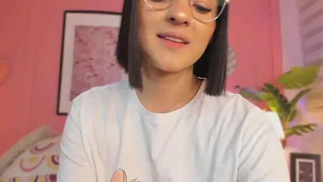 Snapshot of SoySaraa chatting on March 2025 05:19:01 AM SoySaraa online show from March 2025 05:19:01 AM