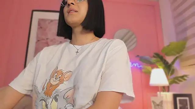 Snapshot of SoySaraa chatting on March 2025 08:23:02 AM SoySaraa online show from March 2025 08:23:02 AM