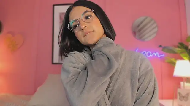 Snapshot of SoySaraa chatting on March 2025 11:22:02 AM SoySaraa online show from March 2025 11:22:02 AM