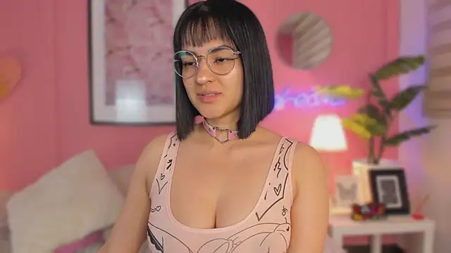 Snapshot of SoySaraa chatting on October 2025 06:34:02 AM SoySaraa online show from October 2025 06:34:02 AM