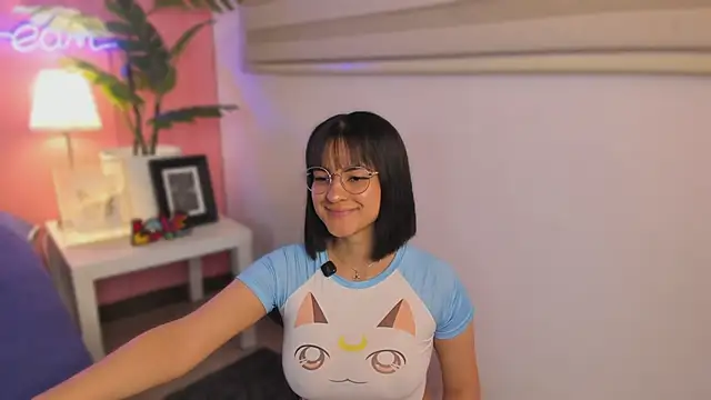 Snapshot of SoySaraa chatting on November 2025 06:12:02 AM SoySaraa online show from November 2025 06:12:02 AM