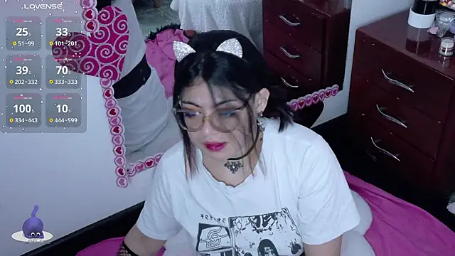 Catwhite  online show from February 2026 05:42:01 PM