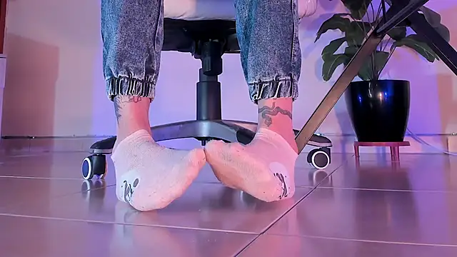 ArchieCollins online show from September 2025 04:36:02 AM