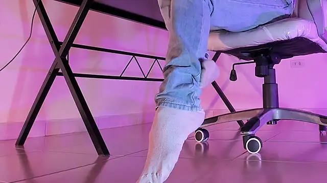 ArchieCollins online show from September 2025 04:50:01 AM