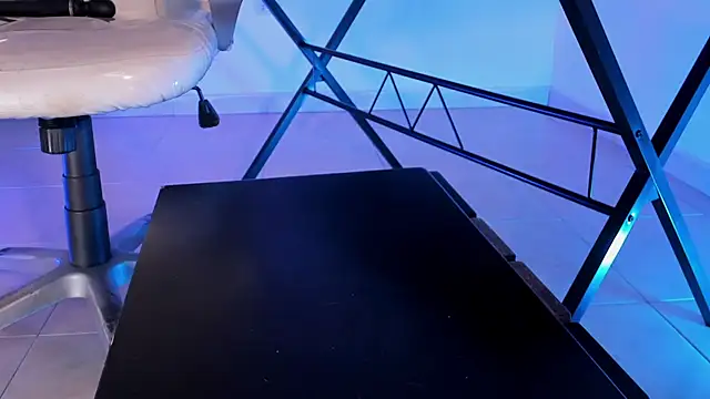 ArchieCollins online show from November 2025 10:10:02 PM