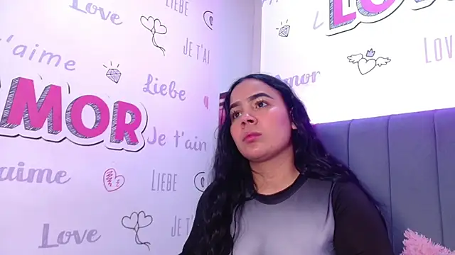 EmilyQueen3x online show from November 2025 03:55:02 PM