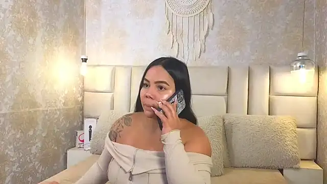 EmilyQueen3x online show from April 2026 08:06:01 PM