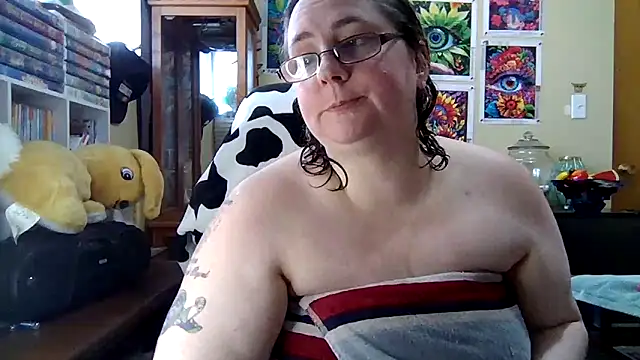 Snapshot of newfieocean chatting on March 2025 04:49:01 PM newfieocean online show from March 2025 04:49:01 PM