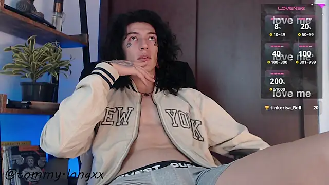 Snapshot of tommylongxx chatting on September 2025 01:49:01 AM tommylongxx online show from September 2025 01:49:01 AM