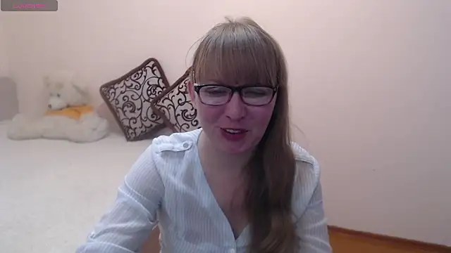 Snapshot of MargotLot chatting on January 2025 04:44:01 AM MargotLot online show from January 2025 04:44:01 AM