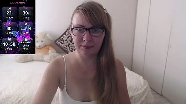 Snapshot of MargotLot chatting on September 2025 06:02:02 AM MargotLot online show from September 2025 06:02:02 AM