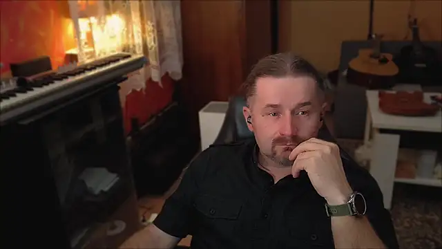 Mosiadz1975 online show from February 2025 10:34:01 PM