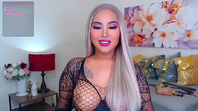 HugeCock Savanna online show from October 2025 02:39:02 AM