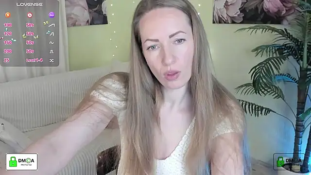 Queenymel online show from February 2026 05:14:01 PM