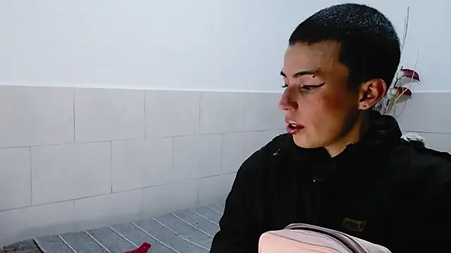 Snapshot of Cocain_Atenea chatting on December 2025 09:10:02 PM Cocain Atenea online show from December 2025 09:10:02 PM