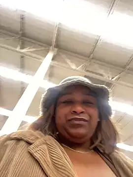 Snapshot of BigFineSelena chatting on January 2026 12:23:02 AM BigFineSelena online show from January 2026 12:23:02 AM