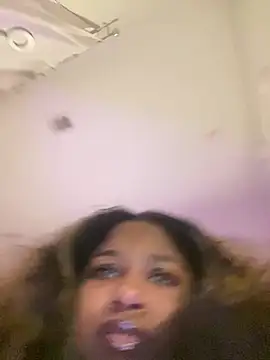 Snapshot of BigFineSelena chatting on February 2026 04:10:01 AM BigFineSelena online show from February 2026 04:10:01 AM