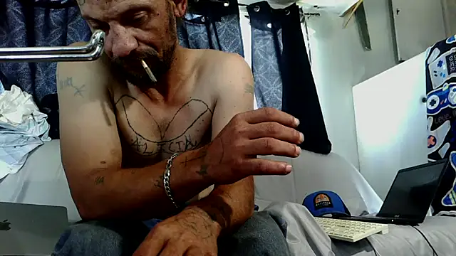 goodick4u28 online show from May 2026 03:06:01 PM