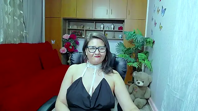 Snapshot of LucilleFenlys chatting on December 2024 04:14:02 AM LucilleFenlys online show from December 2024 04:14:02 AM