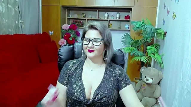 Snapshot of LucilleFenlys chatting on December 2024 01:35:01 AM LucilleFenlys online show from December 2024 01:35:01 AM