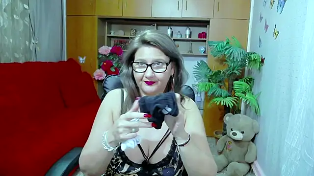 Snapshot of LucilleFenlys chatting on December 2024 10:47:01 PM LucilleFenlys online show from December 2024 10:47:01 PM