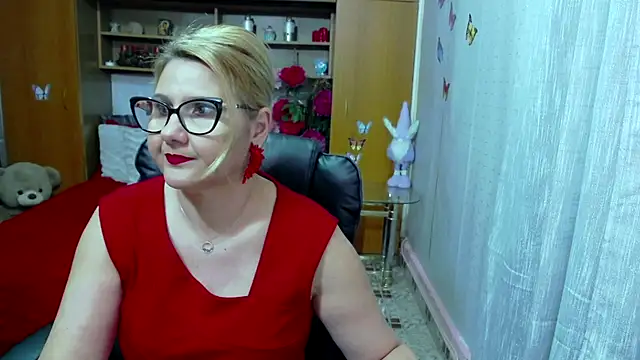 Snapshot of LucilleFenlys chatting on January 2025 05:44:01 PM LucilleFenlys online show from January 2025 05:44:01 PM