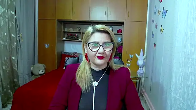 Snapshot of LucilleFenlys chatting on January 2025 08:43:02 PM LucilleFenlys online show from January 2025 08:43:02 PM