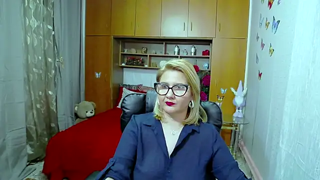 Snapshot of LucilleFenlys chatting on February 2025 01:30:02 AM LucilleFenlys online show from February 2025 01:30:02 AM