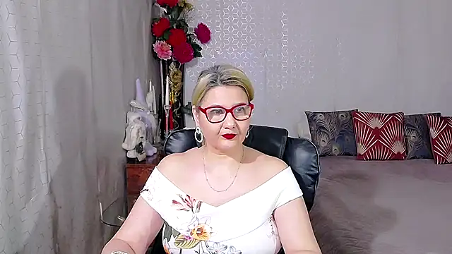 Snapshot of LucilleFenlys chatting on February 2026 11:54:01 PM LucilleFenlys online show from February 2026 11:54:01 PM