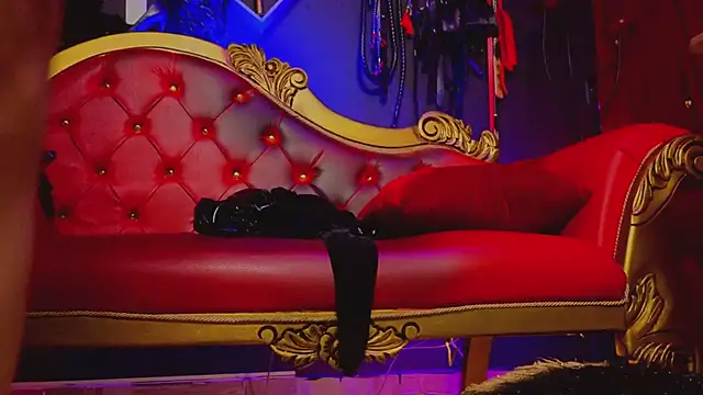 PerlaDivaio online show from January 2025 01:01:01 PM