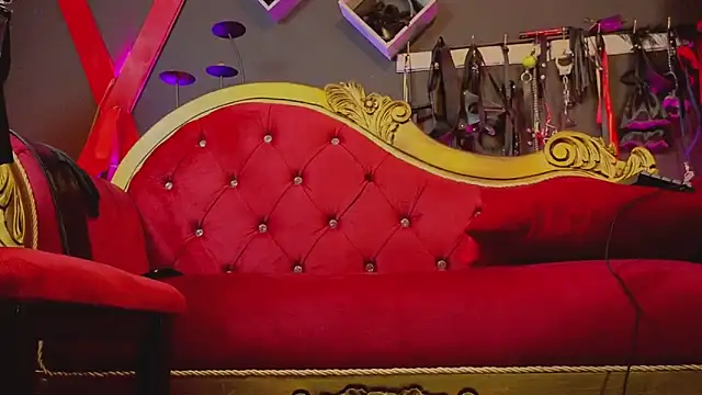 PerlaDivaio online show from October 2025 02:35:01 PM