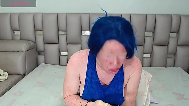 Kittywhiteass online show from October 2025 04:43:02 AM