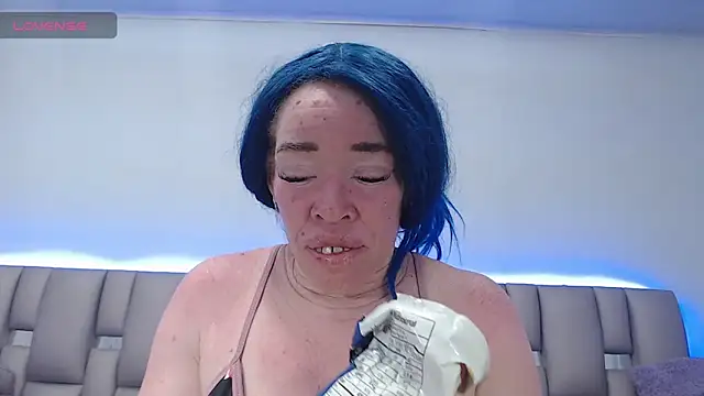 Kittywhiteass online show from February 2026 12:06:01 AM