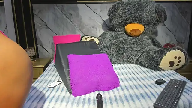 Niyirey1 online show from November 2025 12:37:02 PM