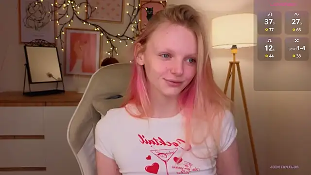 Snapshot of evangel1ne chatting on December 2024 05:23:01 AM evangel1ne online show from December 2024 05:23:01 AM