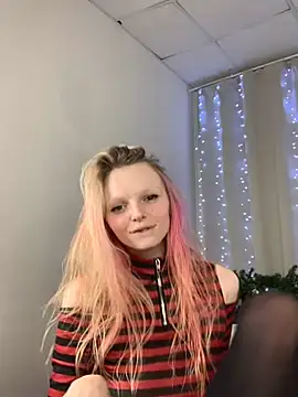 Snapshot of evangel1ne chatting on December 2024 11:28:02 AM evangel1ne online show from December 2024 11:28:02 AM