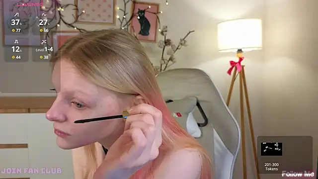 Snapshot of evangel1ne chatting on January 2025 09:27:01 AM evangel1ne online show from January 2025 09:27:01 AM