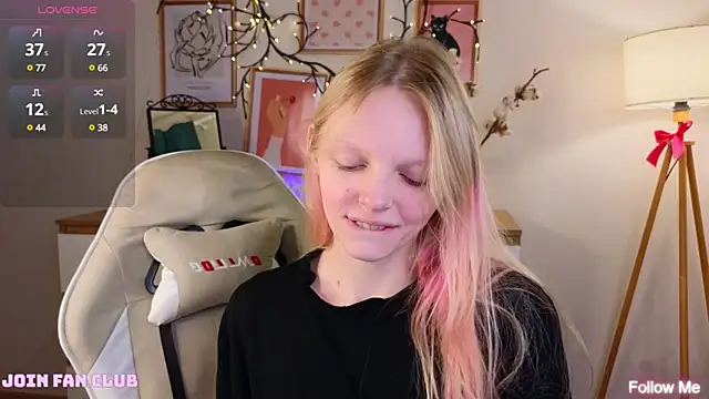 Snapshot of evangel1ne chatting on January 2025 09:29:01 AM evangel1ne online show from January 2025 09:29:01 AM