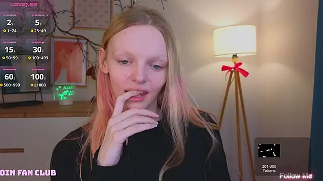 Snapshot of evangel1ne chatting on February 2025 09:36:01 AM evangel1ne online show from February 2025 09:36:01 AM