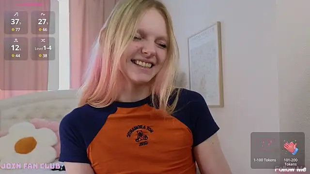 Snapshot of evangel1ne chatting on March 2025 08:08:01 AM evangel1ne online show from March 2025 08:08:01 AM