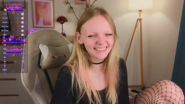 Snapshot of evangel1ne chatting on October 2025 09:25:02 PM evangel1ne online show from October 2025 09:25:02 PM