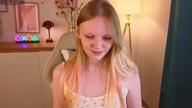 Snapshot of evangel1ne chatting on November 2025 02:51:01 PM evangel1ne online show from November 2025 02:51:01 PM