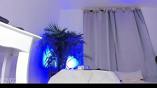 Snapshot of Coral_Princex chatting on February 2025 12:47:02 AM Coral Princex online show from February 2025 12:47:02 AM