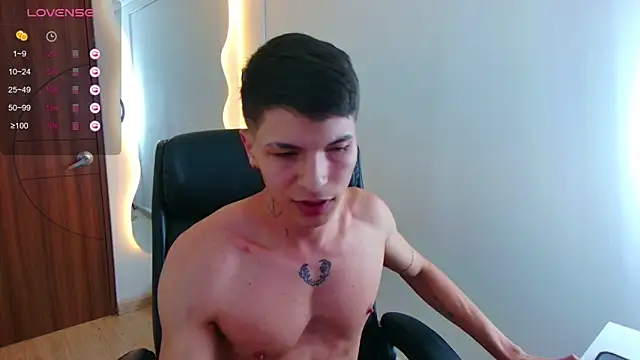 Snapshot of harrisoncuper chatting on February 2025 11:27:01 PM harrisoncuper online show from February 2025 11:27:01 PM