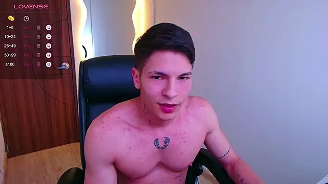 Snapshot of harrisoncuper chatting on February 2025 11:04:02 PM harrisoncuper online show from February 2025 11:04:02 PM