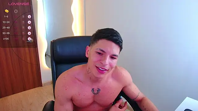 Snapshot of harrisoncuper chatting on November 2025 02:22:02 AM harrisoncuper online show from November 2025 02:22:02 AM