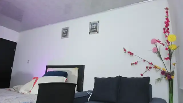 alicia rouusel online show from December 2025 01:46:02 AM