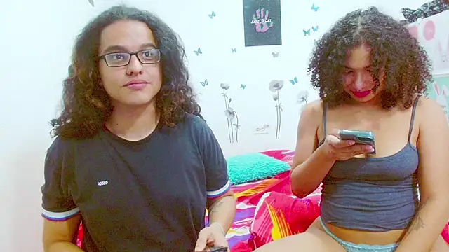 Snapshot of Kami_chigiri21 chatting on March 2025 12:18:01 AM Kami chigiri21 online show from March 2025 12:18:01 AM