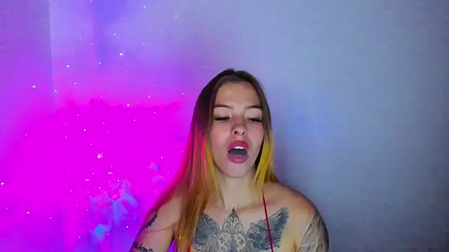 Snapshot of barbiee_05 chatting on December 2024 03:27:02 AM barbiee 05 online show from December 2024 03:27:02 AM